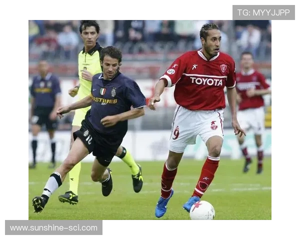 令人窒息足球明星的传奇人生与赛场背后的不为人知的故事